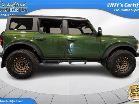 Used 2023 Ford Bronco Badlands AWD/4WD image 5