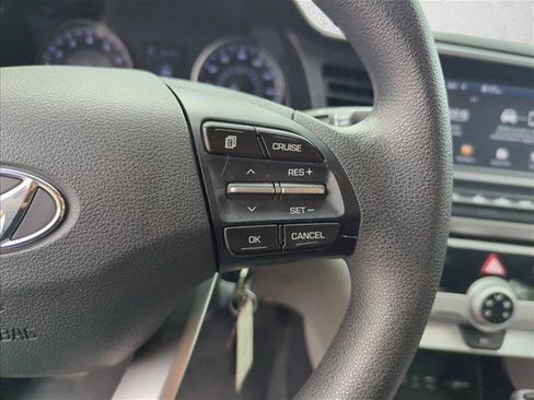 Used 2019 Hyundai Elantra SEL FWD image 16