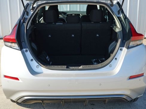 Used 2023 Nissan Leaf S image 9