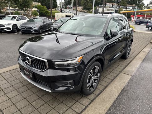 Used 2021 Volvo XC40 T5 Inscription w/ Advanced Package AWD/4WD image 1