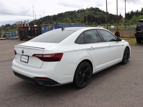 Used 2023 Volkswagen Jetta GLI Autobahn FWD image 5