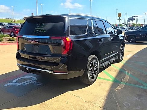 Used 2025 GMC Yukon Elevation AWD/4WD image 5