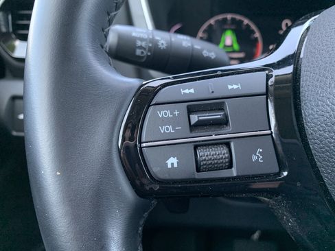 Used 2025 Honda Pilot Touring image 19