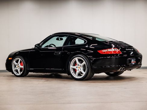 Used 2005 Porsche 911 Carrera S image 22