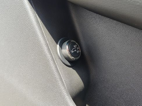 New 2025 Cadillac XT6 Luxury w/ LPO, Premium Carpet Package image 14