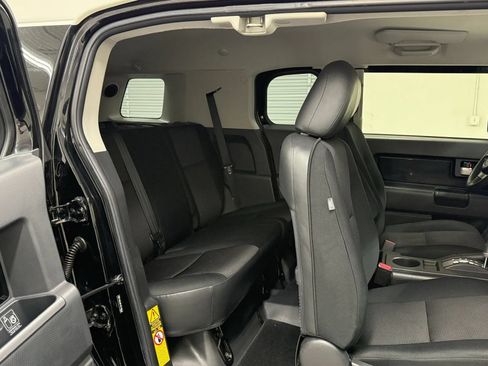 Used 2014 Toyota FJ Cruiser 4WD w/ Upgrade Package image 18