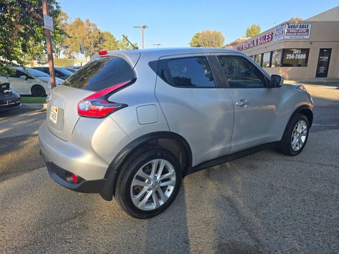 Used 2017 Nissan Juke S FWD image 5