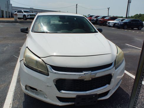 Used 2015 Chevrolet Malibu LS FWD image 2