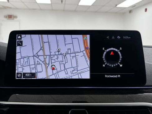 Used 2022 BMW 540i xDrive w/ Premium Package image 19