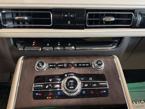 Used 2022 Lincoln Aviator Reserve w/ Equipment Group 201A image 28