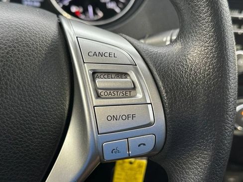 Used 2015 Nissan Rogue S FWD image 39