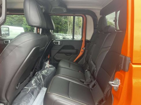 New 2025 Jeep Gladiator Sport w/ Premium Package AWD/4WD image 19
