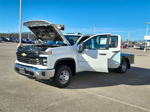 Used 2024 Chevrolet Silverado 3500 W/T w/ WT Convenience Package image 11