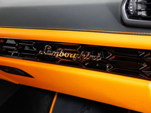 Used 2023 Lamborghini Huracan Tecnica RWD image 40