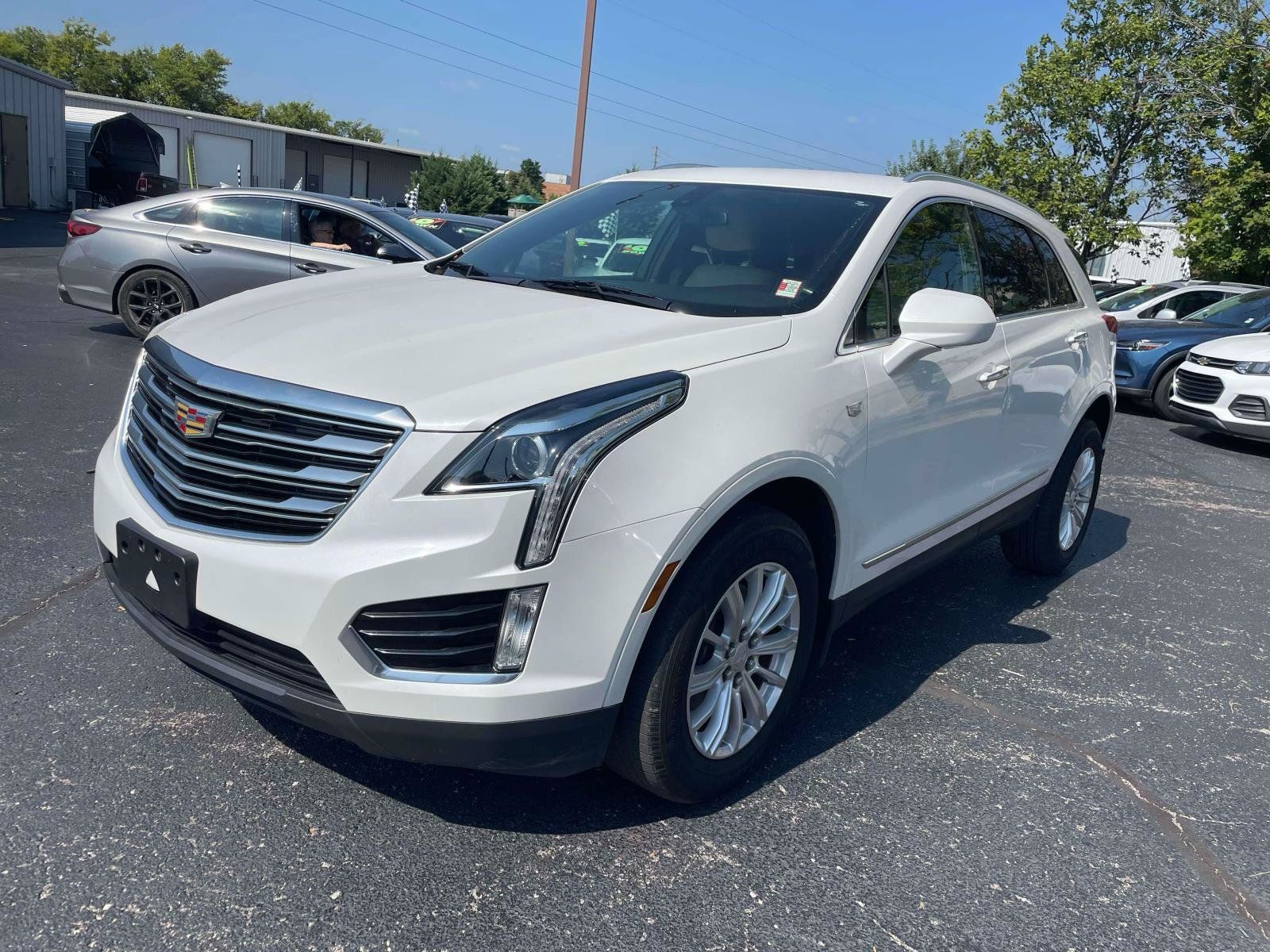 Used 2017 Cadillac XT5 FWD w/ LPO, Wheel Lock Package image 3