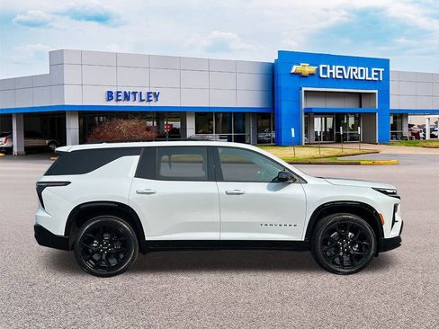 New 2026 Chevrolet Traverse RS w/ LPO, Floor Liner Package image 6