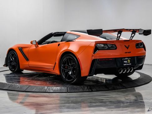 Used 2019 Chevrolet Corvette ZR1 RWD image 11