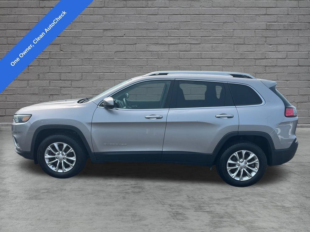 Used 2019 Jeep Cherokee Latitude w/ Popular Appearance Group AWD/4WD image 2