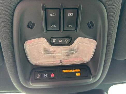 Used 2023 Chevrolet TrailBlazer RS w/ Sun and Liftgate Package image 29