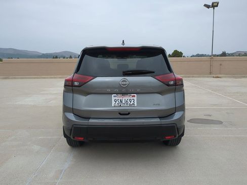 Certified 2025 Nissan Rogue SV image 7