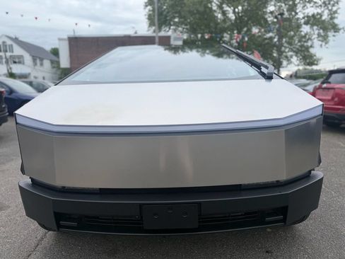 Used 2024 Tesla Cybertruck AWD Crew Cab image 4