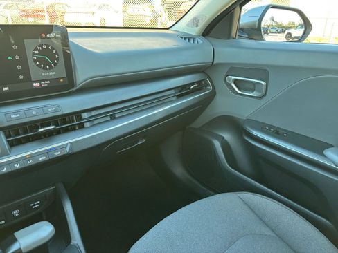 Used 2025 Kia K4 LXS image 34