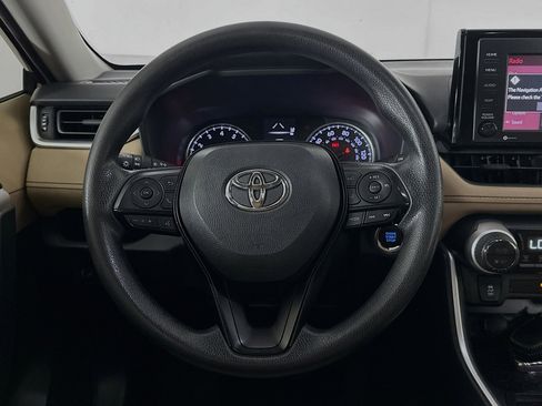 Used 2020 Toyota RAV4 XLE FWD image 18