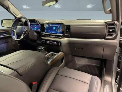 Used 2025 Chevrolet Silverado 1500 LT Trail Boss w/ Convenience Package II AWD/4WD image 30
