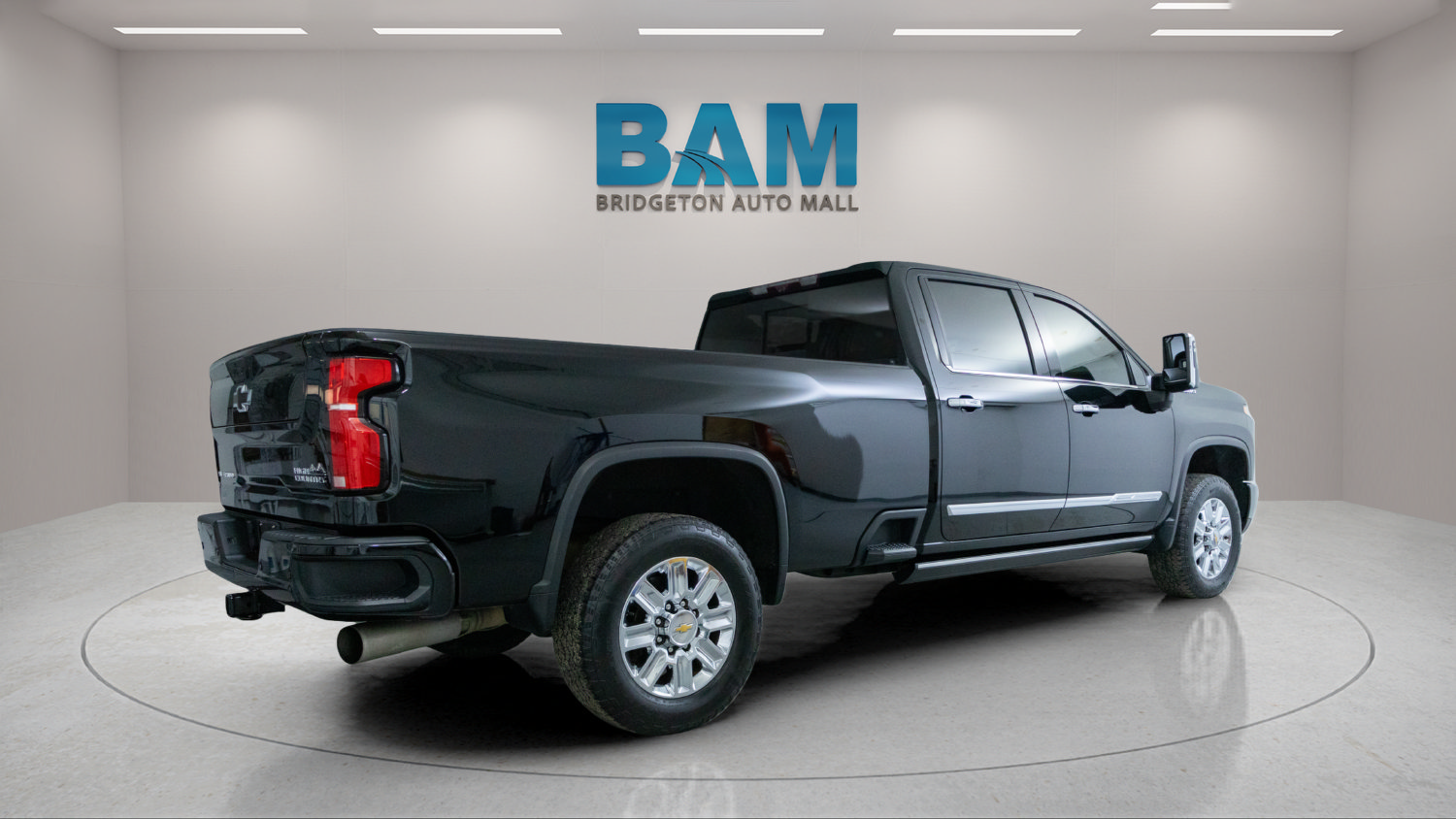 Used 2024 Chevrolet Silverado 2500 High Country w/ Technology Package AWD/4WD image 7