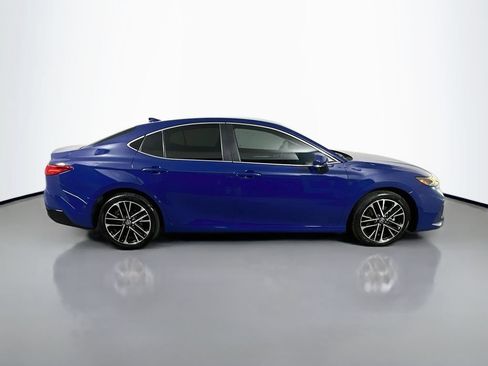 Used 2025 Toyota Camry XLE FWD image 7