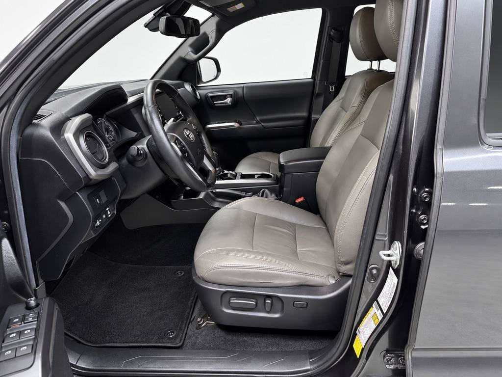 Used 2021 Toyota Tacoma TRD Sport w/ Technology Package AWD/4WD image 26
