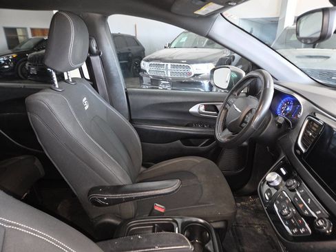 Used 2018 Chrysler Pacifica Touring Plus w/ S Appearance Package FWD image 30