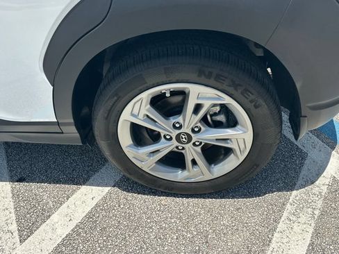 Certified 2023 Hyundai Kona SEL AWD/4WD image 10