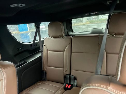 Used 2021 Chevrolet Suburban High Country image 28