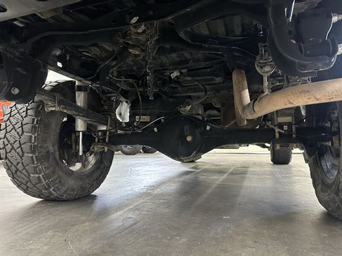 Used 2018 Toyota Tacoma TRD Off-Road AWD/4WD image 15