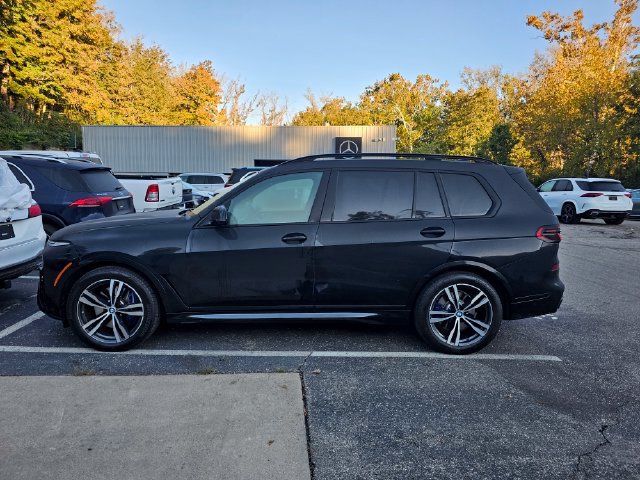 Used 2024 BMW X7 xDrive40i w/ M Sport Package AWD/4WD image 2