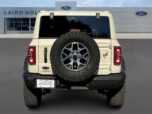 New 2025 Ford Bronco Badlands image 4