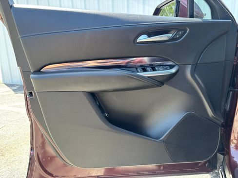 Used 2022 Cadillac XT4 Luxury w/ Cold Weather Package FWD image 54