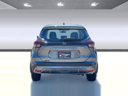 New 2025 Nissan Kicks S image 10