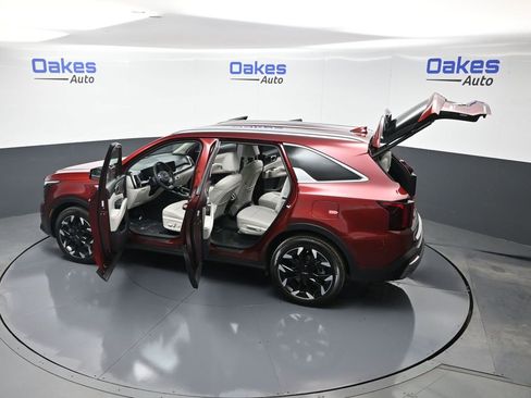 Certified 2025 Kia Sorento EX image 62