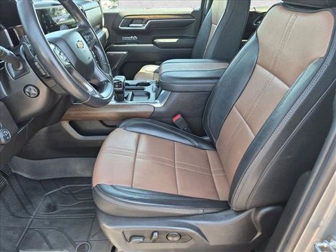 Used 2024 Chevrolet Silverado 1500 High Country AWD/4WD image 25