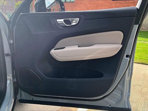 New 2026 Volvo XC60 B5 Plus AWD/4WD image 14