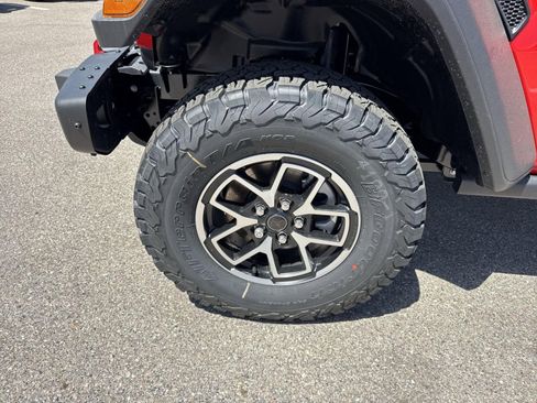 New 2025 Jeep Wrangler Unlimited Rubicon w/ Steel Bumper Group image 16