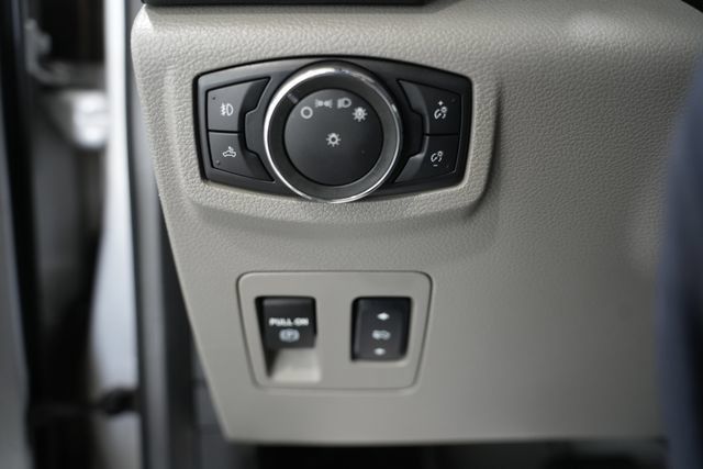 Used 2018 Ford F150 XLT w/ Equipment Group 302A Luxury AWD/4WD image 12