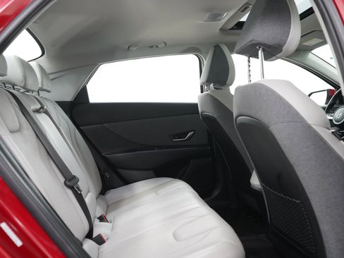 Used 2023 Hyundai Elantra Limited FWD image 13