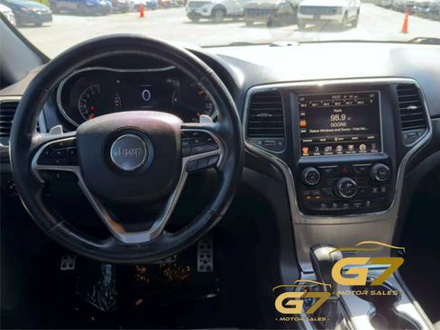 Used 2017 Jeep Grand Cherokee Altitude RWD image 12
