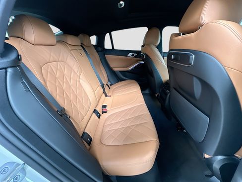 Certified 2025 BMW X6 xDrive40i w/ Parking Assistance Package image 28