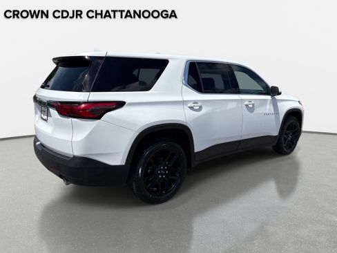 Used 2023 Chevrolet Traverse LS w/ Safety Package FWD image 5