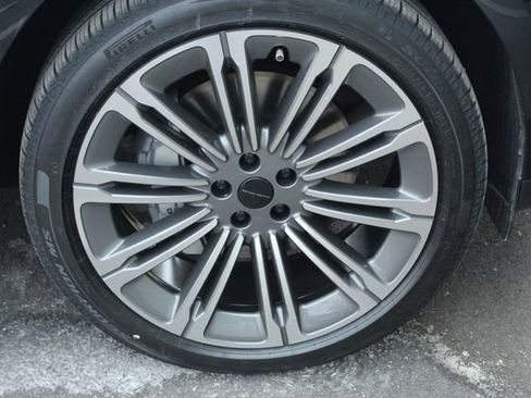 New 2026 Land Rover Range Rover Sport SE image 9