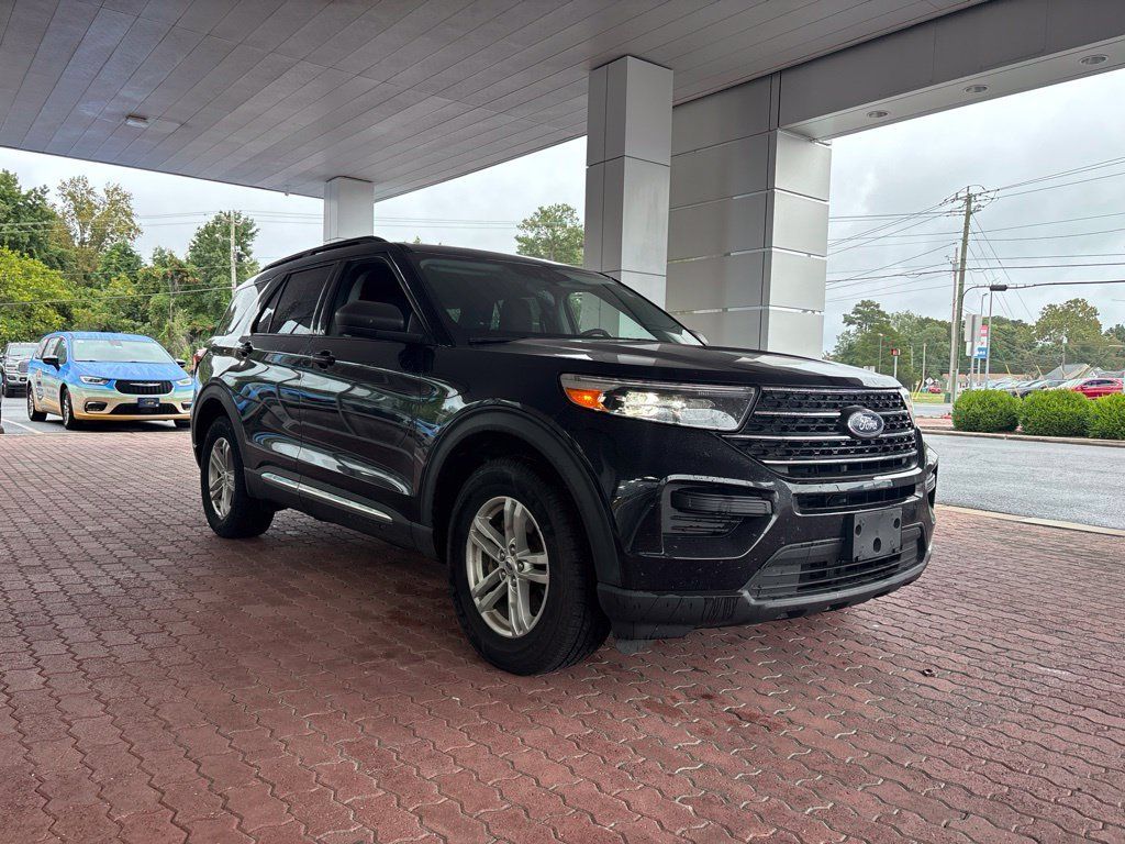 Used 2022 Ford Explorer XLT w/ Class IV Trailer Tow Package AWD/4WD image 4
